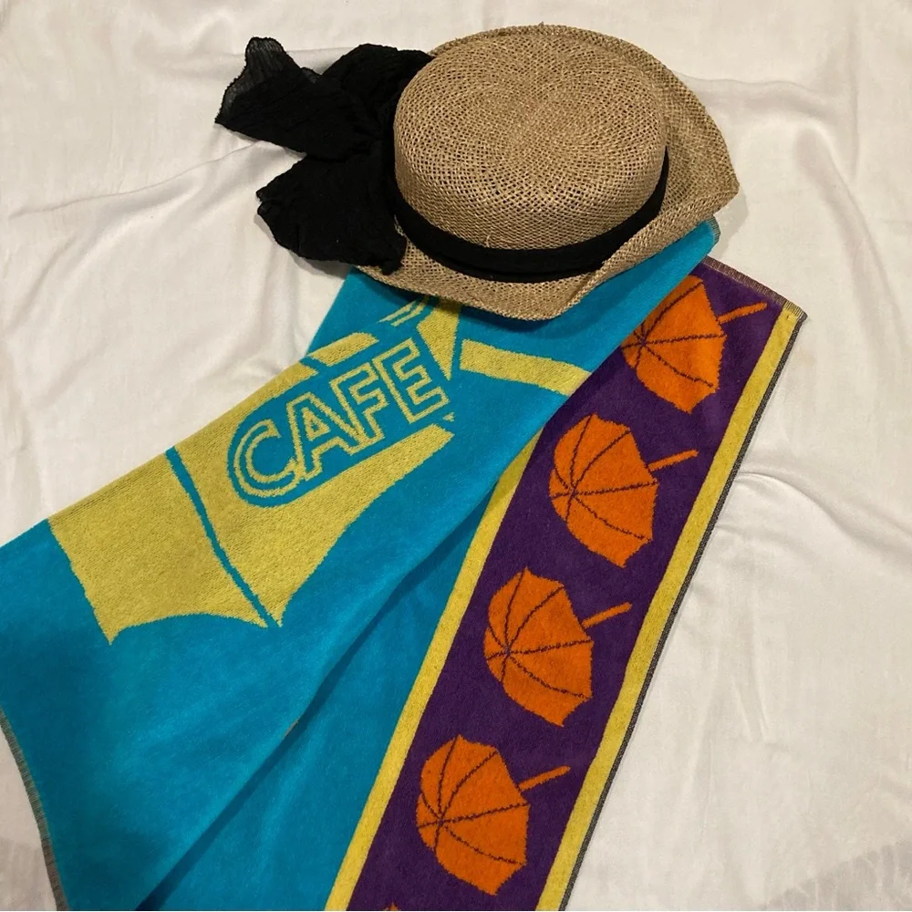 NWOT Hard Rock Cafe Orlando thick plush souvenir beach towel 25 in x 54 in.